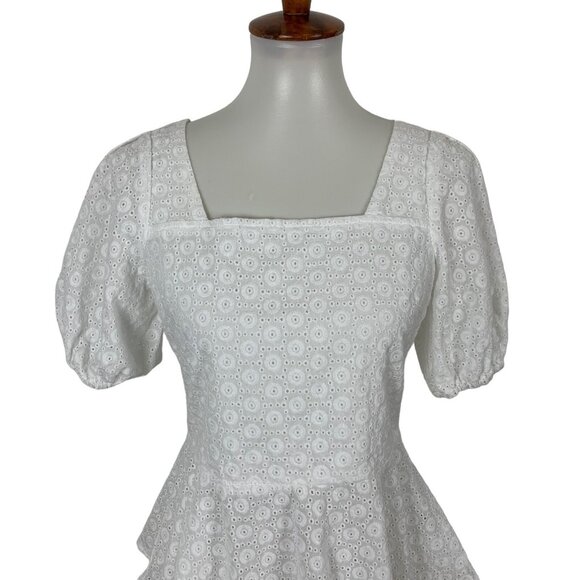Sugar + Lips Women’s Top Small White Peplum Short Sleeve Back Zip NWT - Picture 2 of 7
